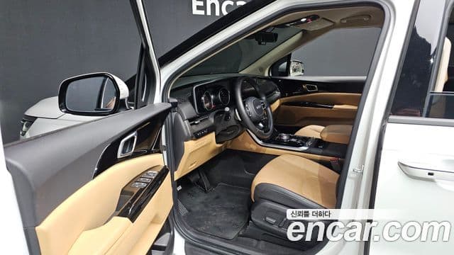 Kia Carnival 2023 — Фото 10/20