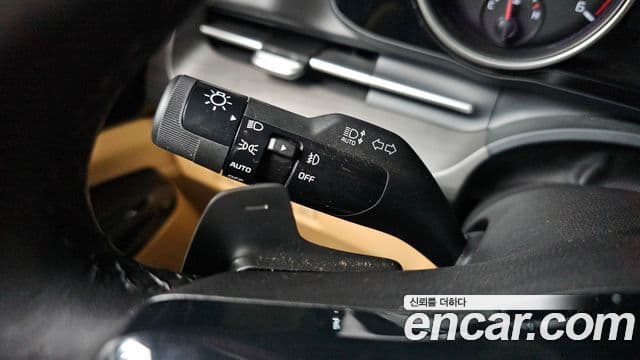 Kia Carnival 2023 — Фото 15/20