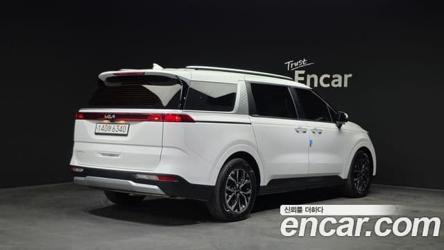 Kia Carnival 2022 — ფოტო 2/20