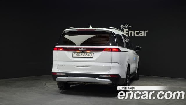 Kia Carnival 2022 — ფოტო 4/20