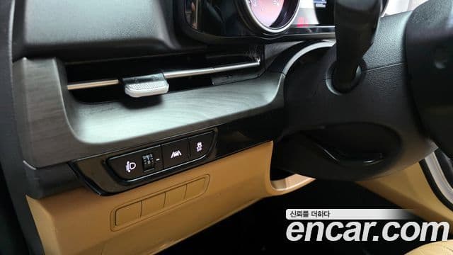 Kia Carnival 2022 — ფოტო 15/20