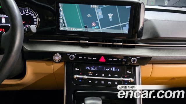 Kia Carnival 2022 — ფოტო 18/20