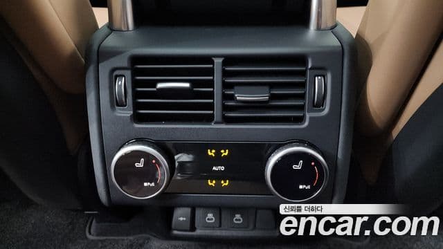 Land Rover Discovery 5 2024 — ფოტო 19/20