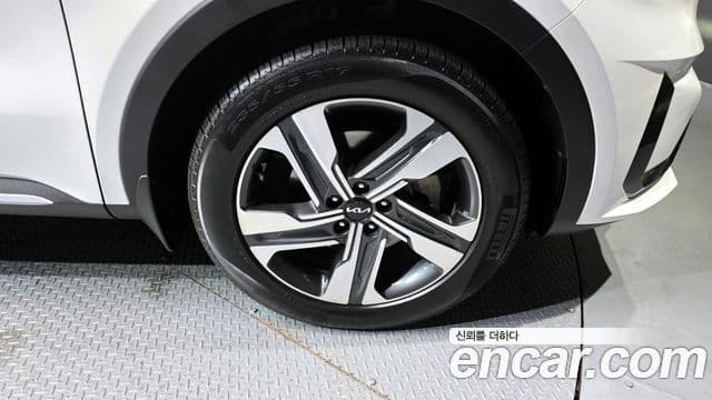 Kia Sorento 2023 — ფოტო 5/20