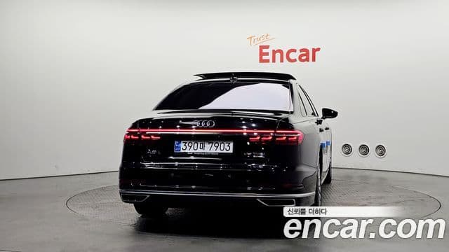 Audi A8 2021 — Photo 7/20
