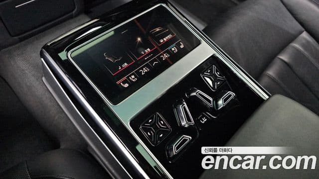 Audi A8 2021 — Photo 4/20