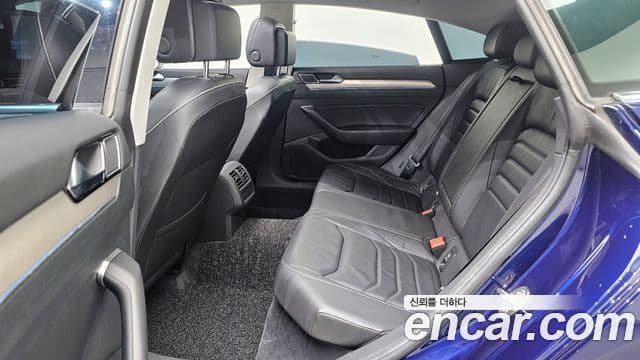Volkswagen Arteon 2018 — ფოტო 13/20