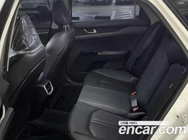 Kia K5 2023 — ფოტო 5/16