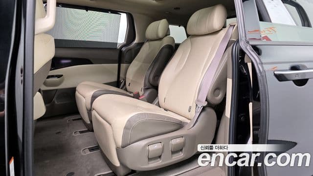 Kia Carnival 2021 — Фото 12/20