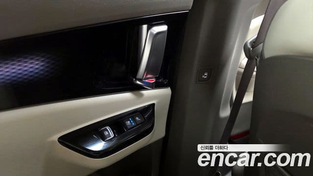 Kia Carnival 2021 — Фото 17/20