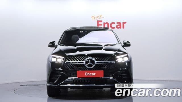 Mercedes-Benz GLE-Class 2025 — Photo 18/20