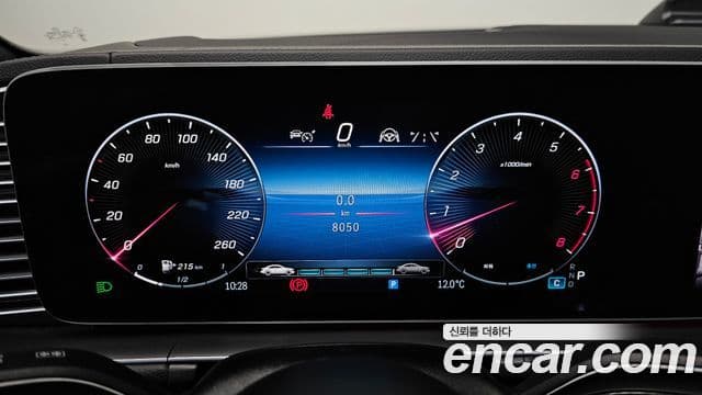 Mercedes-Benz GLE-Class 2025 — Photo 10/20