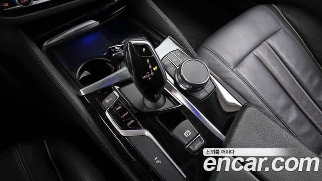 BMW 5 Series 2019 — Фото 9/20