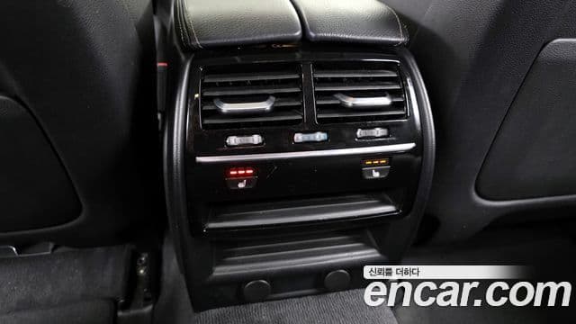 BMW 5 Series 2019 — Фото 18/20