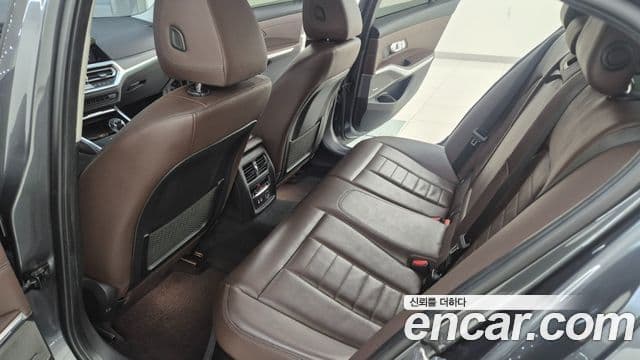 BMW 3 Series 2019 — Şəkil 7/20