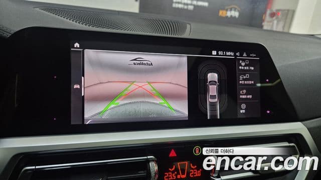BMW 3 Series 2019 — Şəkil 18/20