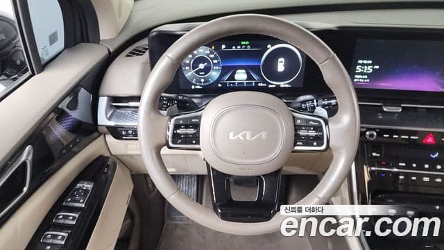 Kia Carnival 2022 — фото 13 из 20
