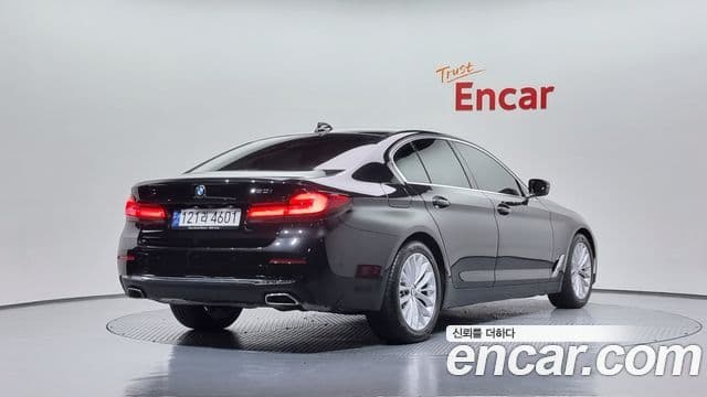 BMW 5 Series 2023 — Şəkil 2/20