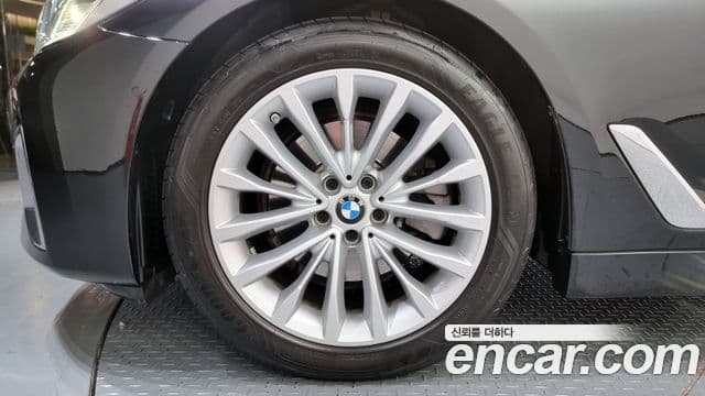 BMW 5 Series 2023 — Şəkil 5/20