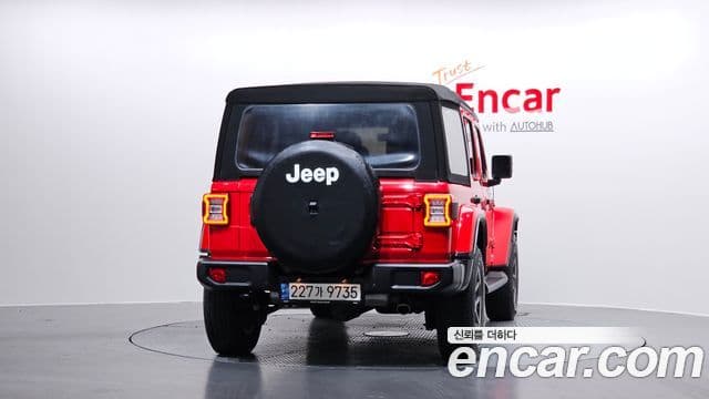 Jeep Wrangler 2021 — ფოტო 4/20