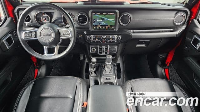 Jeep Wrangler 2021 — ფოტო 7/20