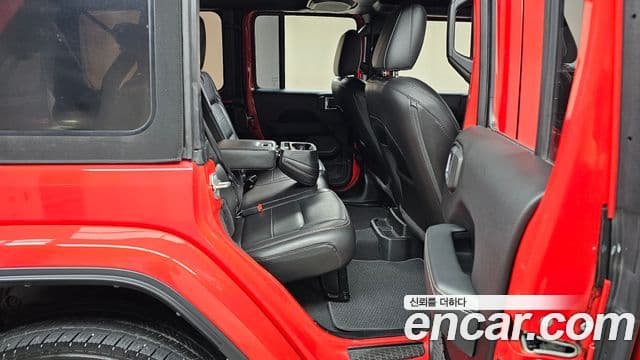 Jeep Wrangler 2021 — ფოტო 12/20