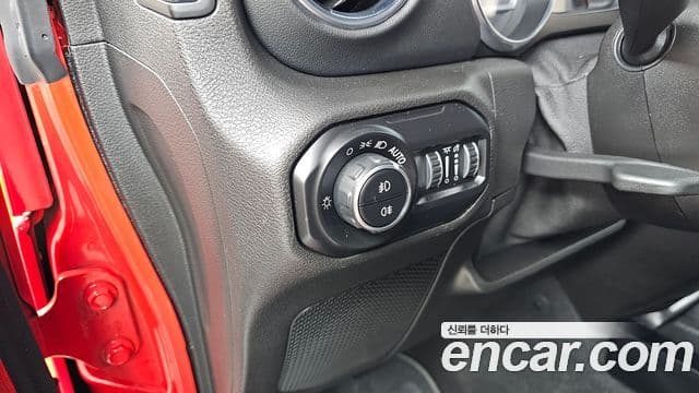 Jeep Wrangler 2021 — Şəkil 15/20