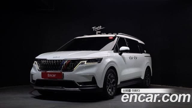 Kia Carnival 2023 — Фото 1/20