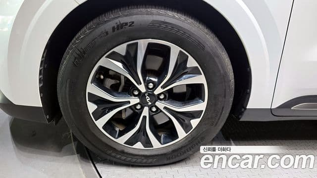 Kia Carnival 2023 — Фото 5/20