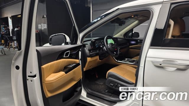 Kia Carnival 2023 — Фото 11/20