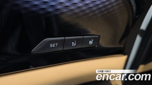 Kia Carnival 2023 — Фото 18/20