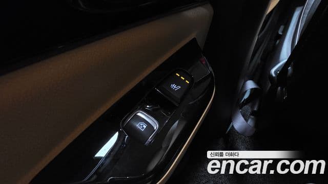 Kia Carnival 2023 — Фото 19/20