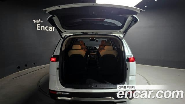 Kia Carnival 2023 — Фото 20/20
