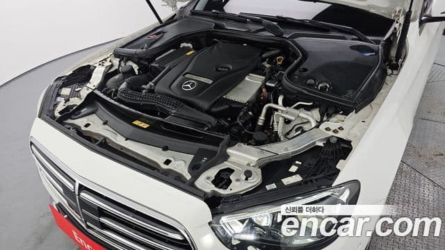 Mercedes-Benz E-Class 2021 — ფოტო 6/20