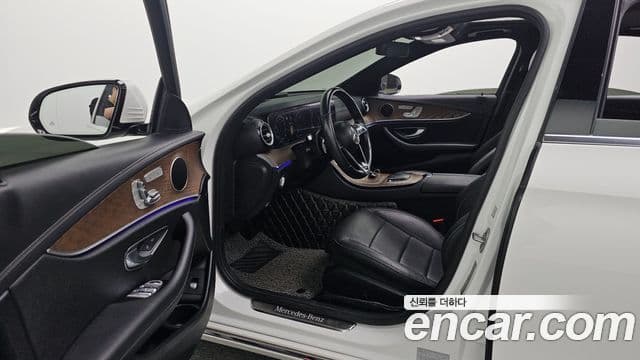 Mercedes-Benz E-Class 2021 — ფოტო 10/20