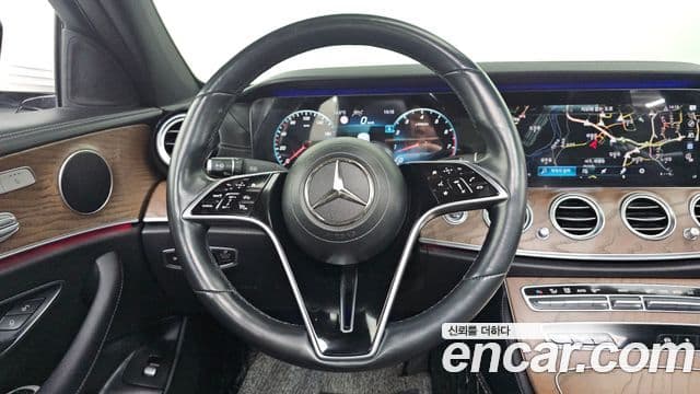 Mercedes-Benz E-Class 2021 — ფოტო 11/20