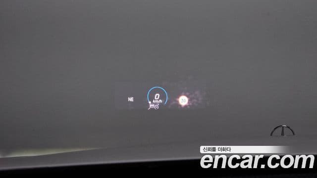 Mercedes-Benz E-Class 2021 — ფოტო 15/20