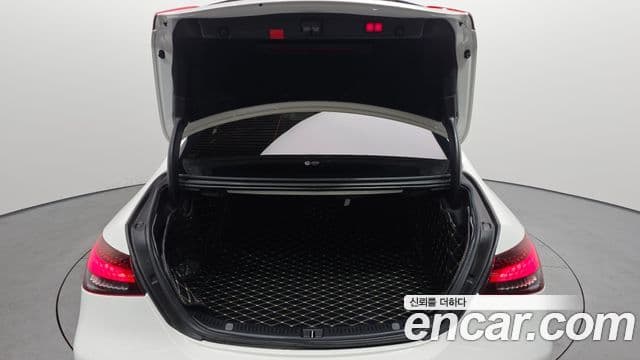 Mercedes-Benz E-Class 2021 — ფოტო 20/20