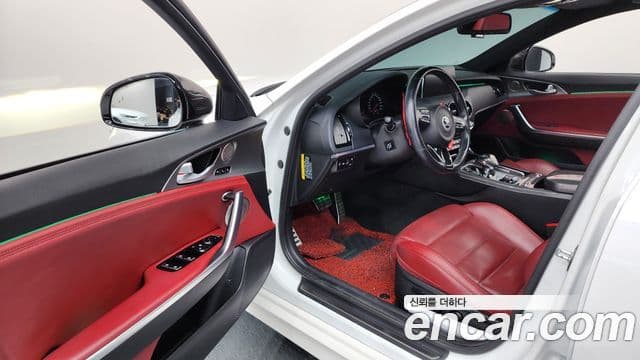 Kia Stinger 2019 — Фото 10/20