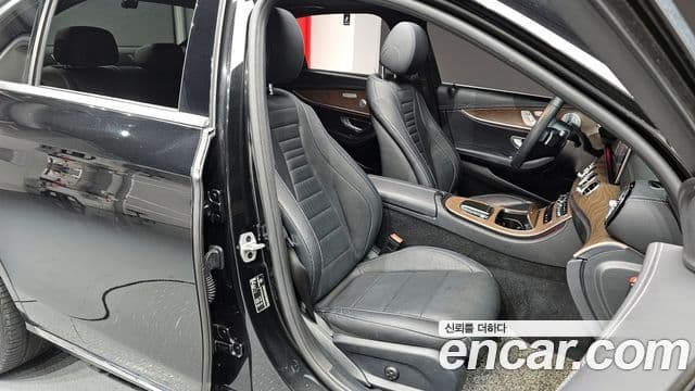 Mercedes-Benz E-Class 2020 — Şəkil 12/20