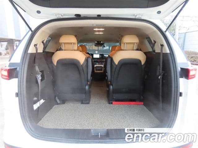 Kia Carnival 2022 — ფოტო 4/20