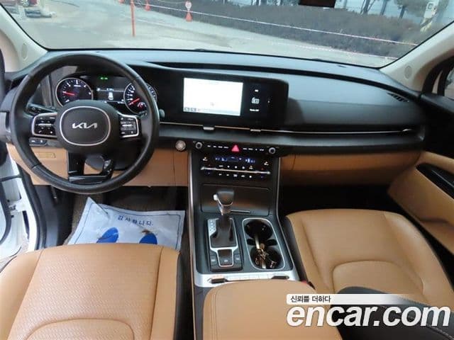 Kia Carnival 2022 — ფოტო 8/20