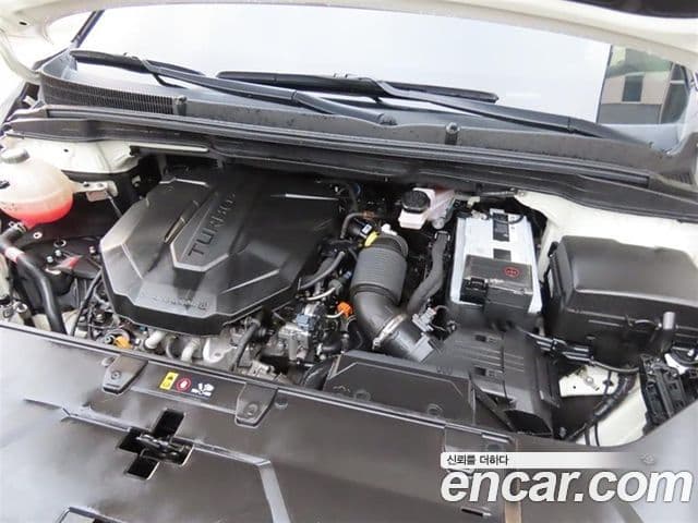 Kia Carnival 2022 — ფოტო 19/20