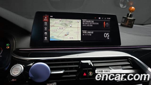 BMW 5 Series 2020 — Фото 14/20