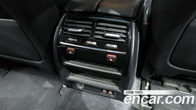 BMW 5 Series 2020 — Фото 19/20