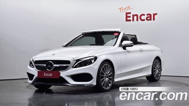 Mercedes-Benz C-Class 2018 — Photo 1/20