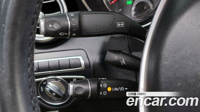 Mercedes-Benz C-Class 2018 — Photo 15/20