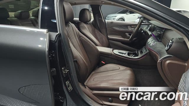 Mercedes-Benz CLS-Class 2021 — Photo 3/20
