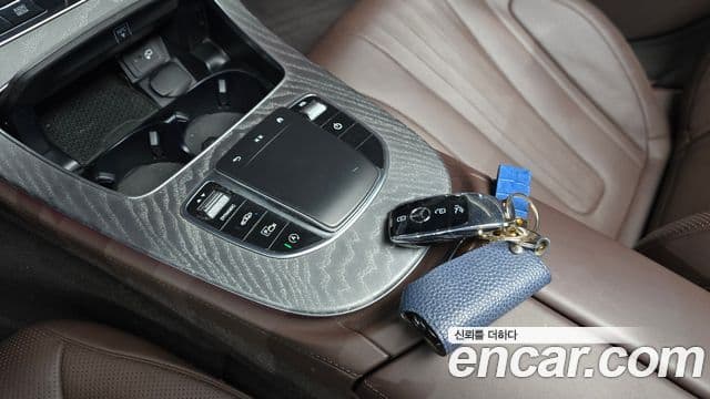 Mercedes-Benz CLS-Class 2021 — Photo 11/20