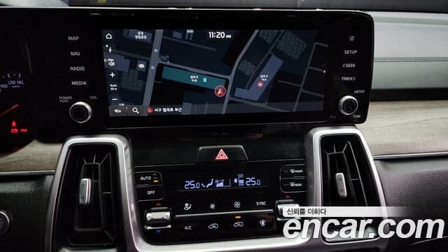 Kia Sorento 2022 — ფოტო 14/20